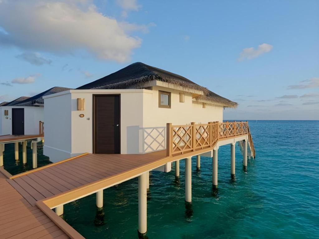 Angaga Island Resort And Spa Exterior foto