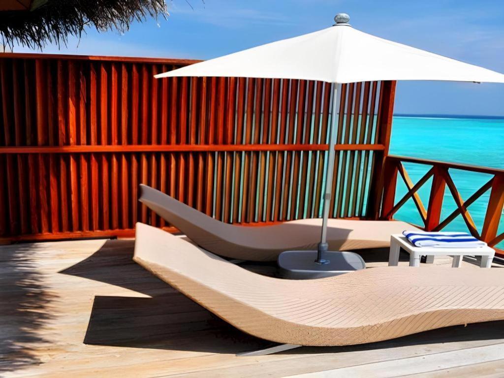 Angaga Island Resort And Spa Exterior foto