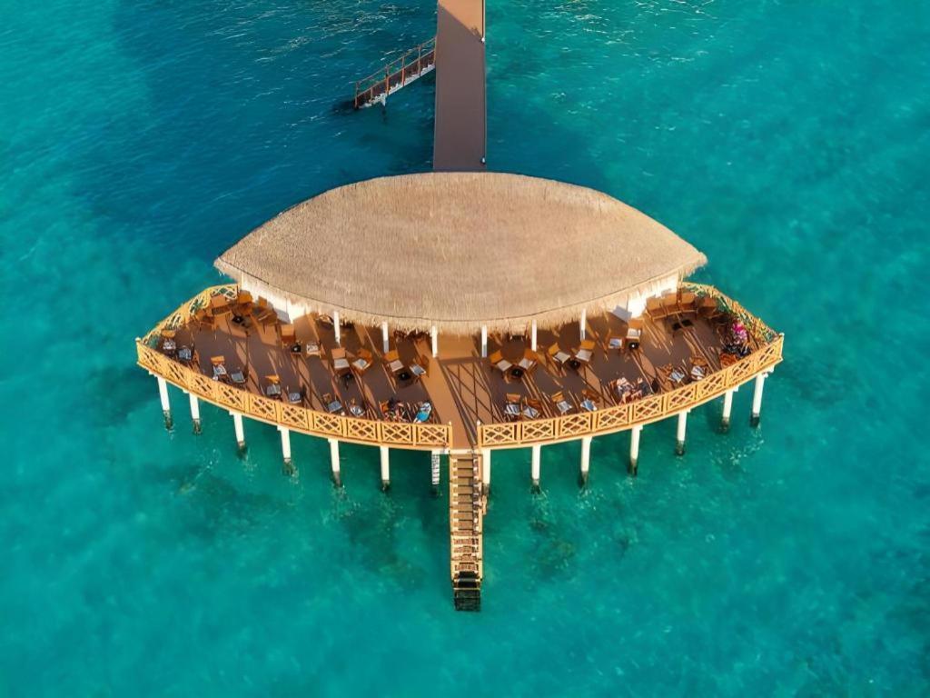 Angaga Island Resort And Spa Exterior foto