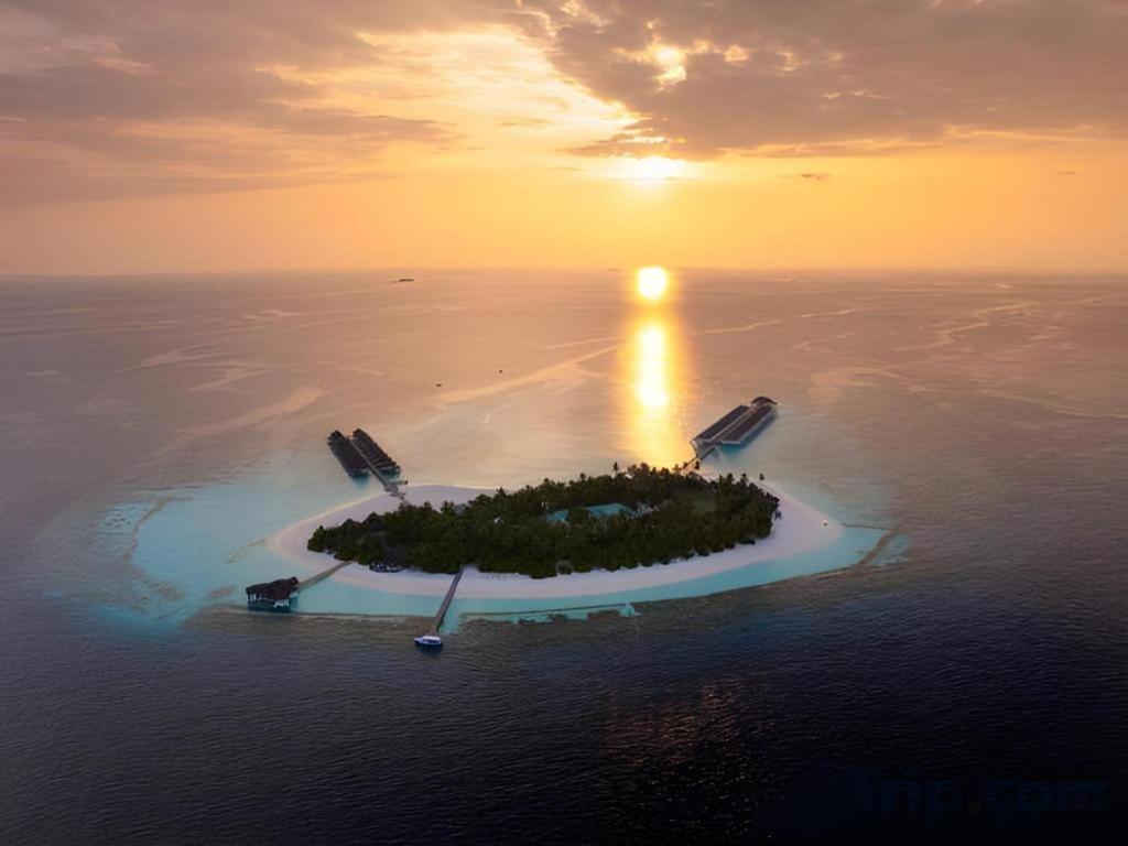 Angaga Island Resort And Spa Exterior foto