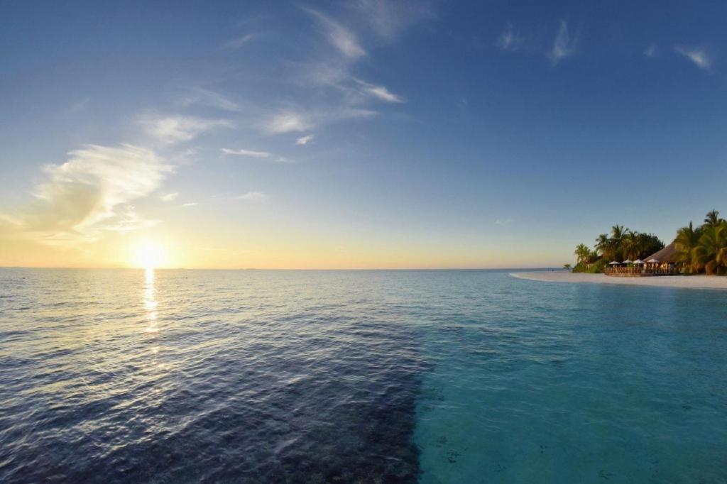 Angaga Island Resort And Spa Exterior foto