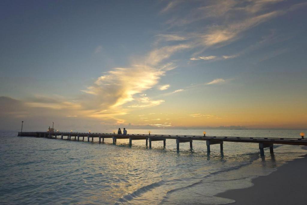 Angaga Island Resort And Spa Exterior foto