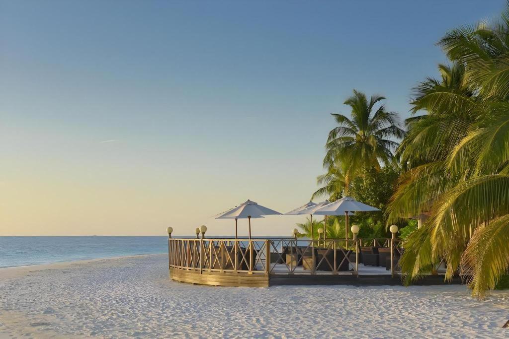 Angaga Island Resort And Spa Exterior foto