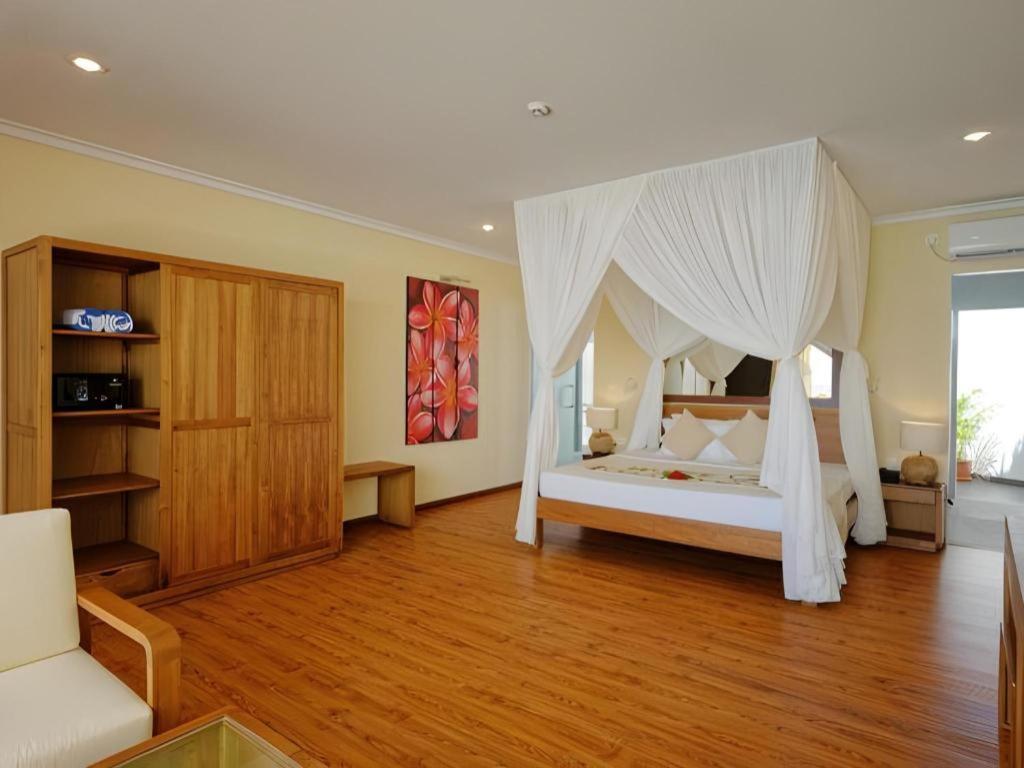 Angaga Island Resort And Spa Exterior foto