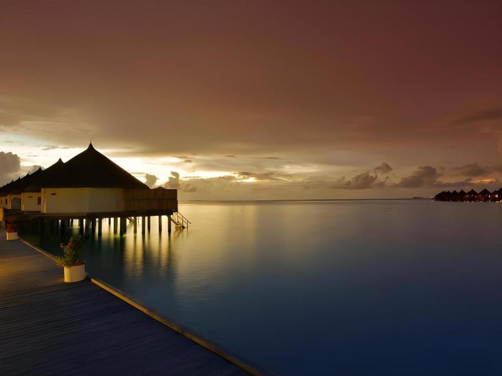 Angaga Island Resort And Spa Exterior foto