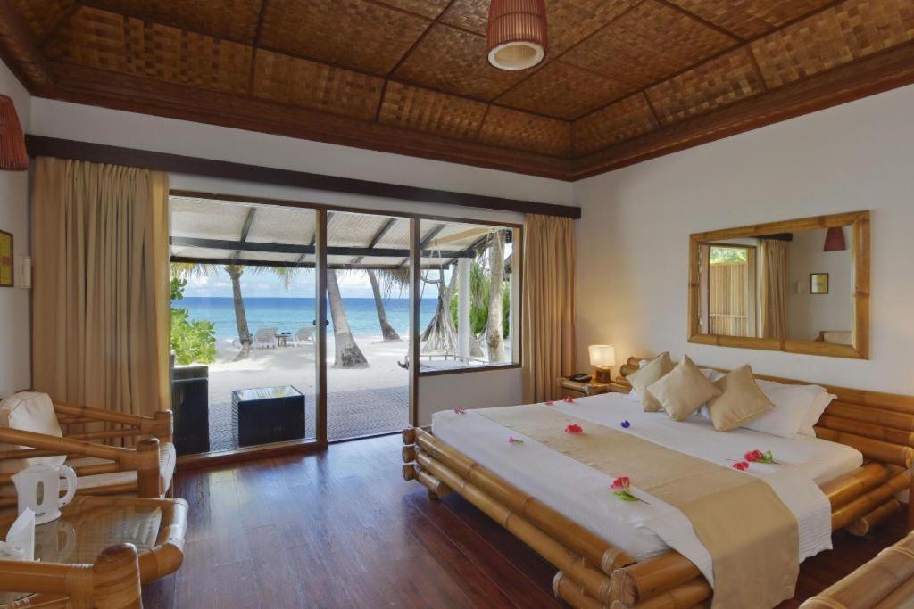 Angaga Island Resort And Spa Exterior foto